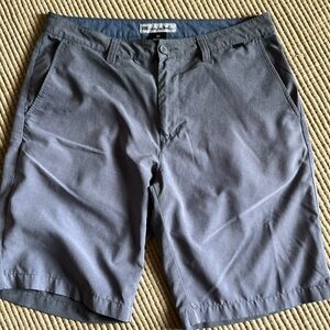 Travis Mathew flat front 9” shorts